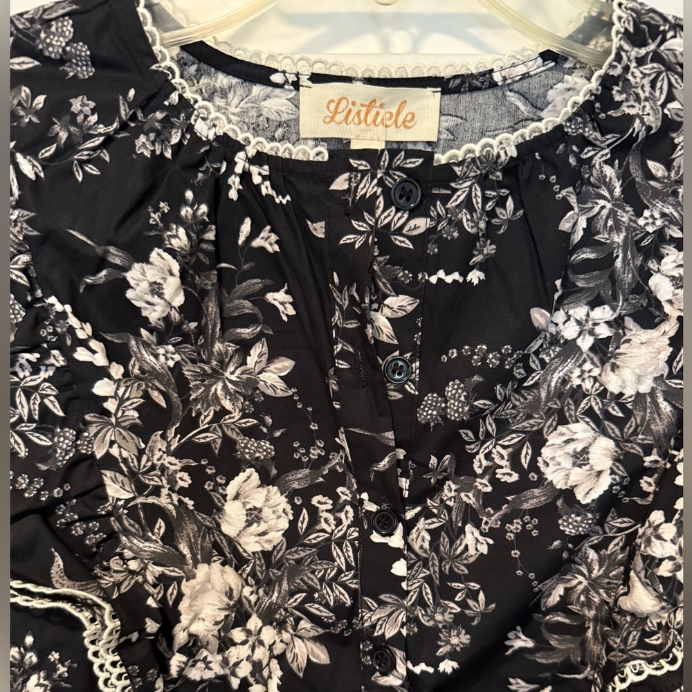 Listicle Black and White Floral Ruffle Blouse - Picture 3 of 7